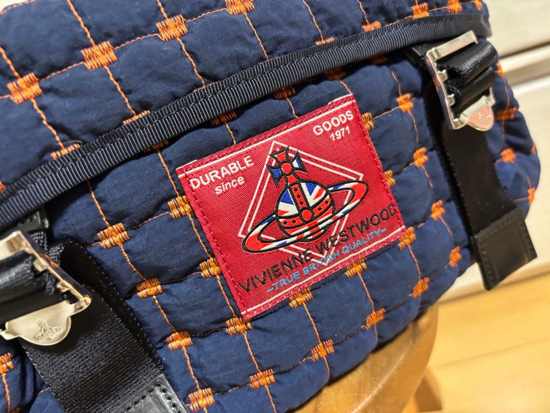 Vivienne Westwood ボディバッグ ネイビーキルティング