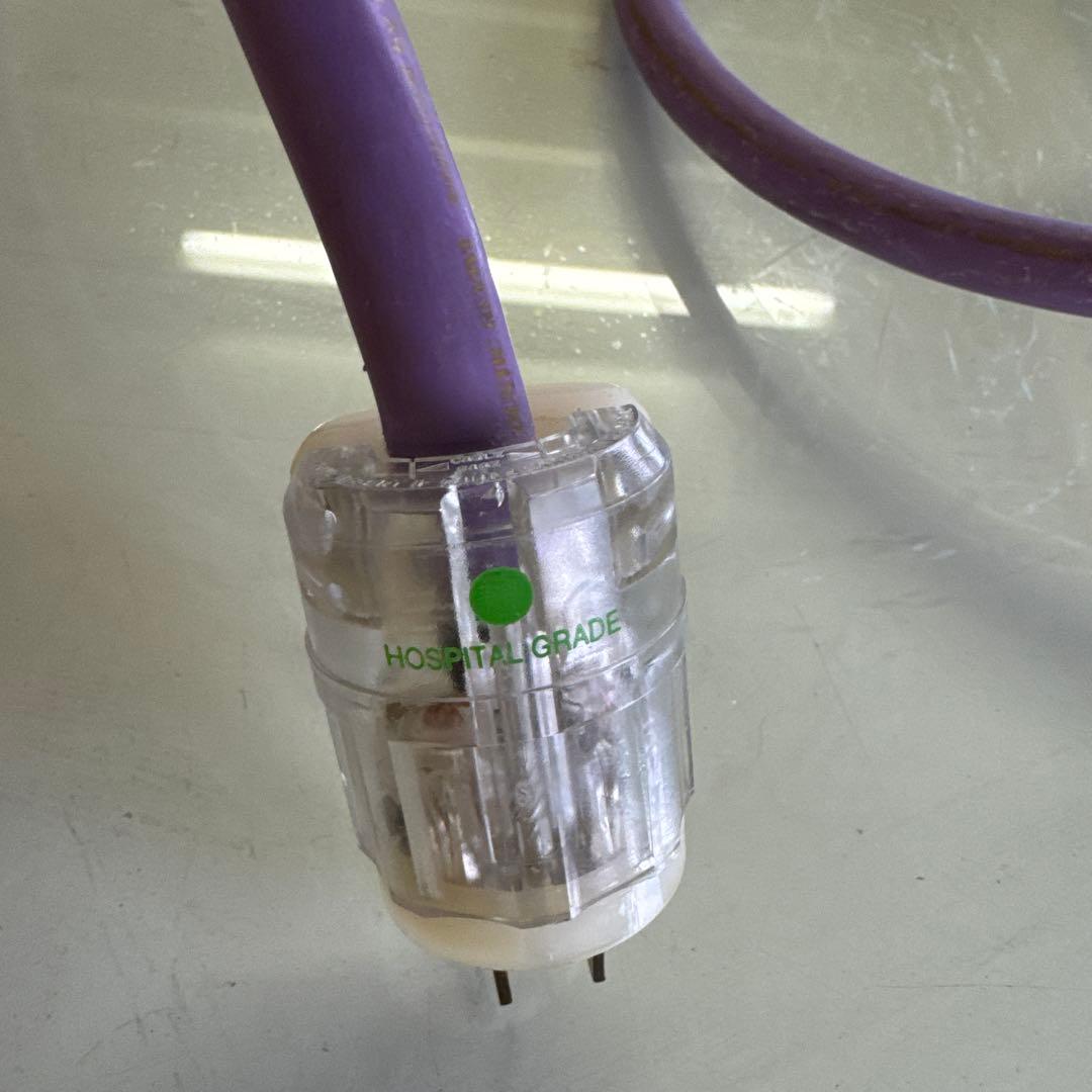 ホスピタルグレード 紫色ケーブル