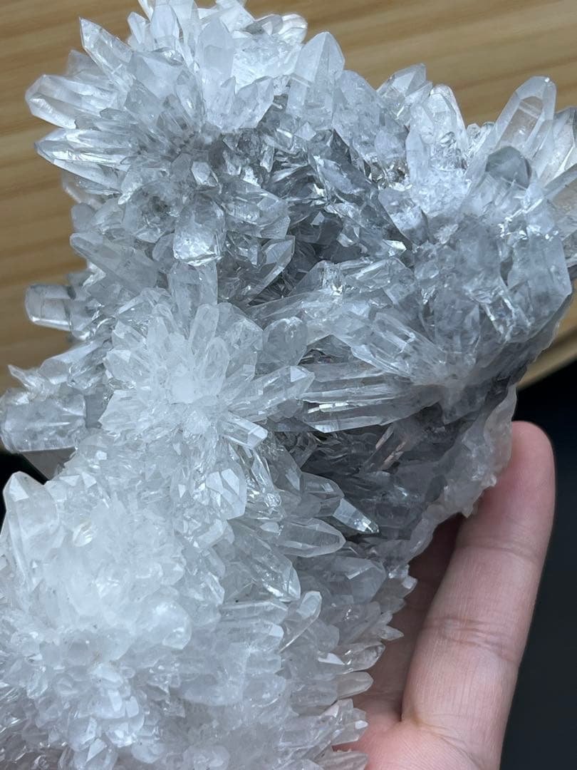 天然フラワー状水晶クラスター　高品質　ヒマラヤ産　虹入り　パワーストーン　浄化