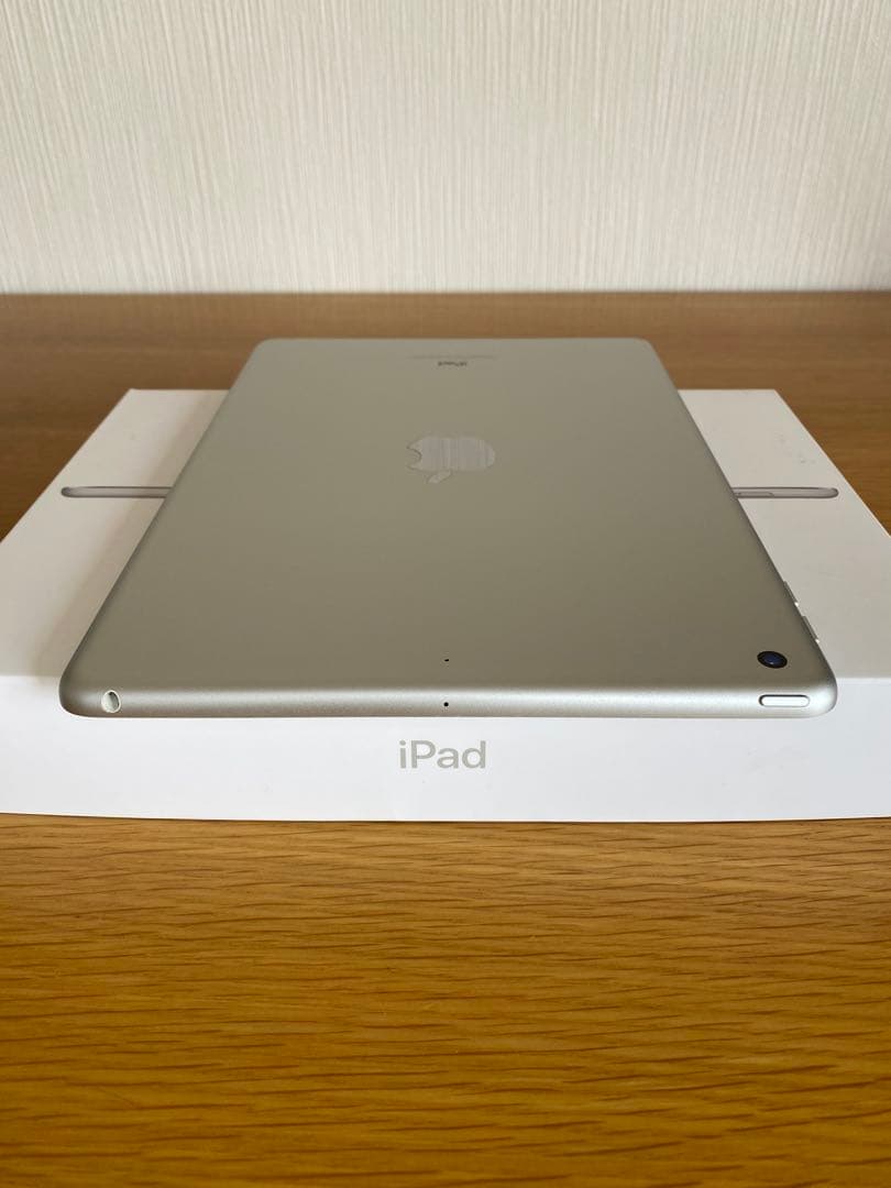 iPad 第5世代 極美品　128GB 純正付属品付　iPad本体