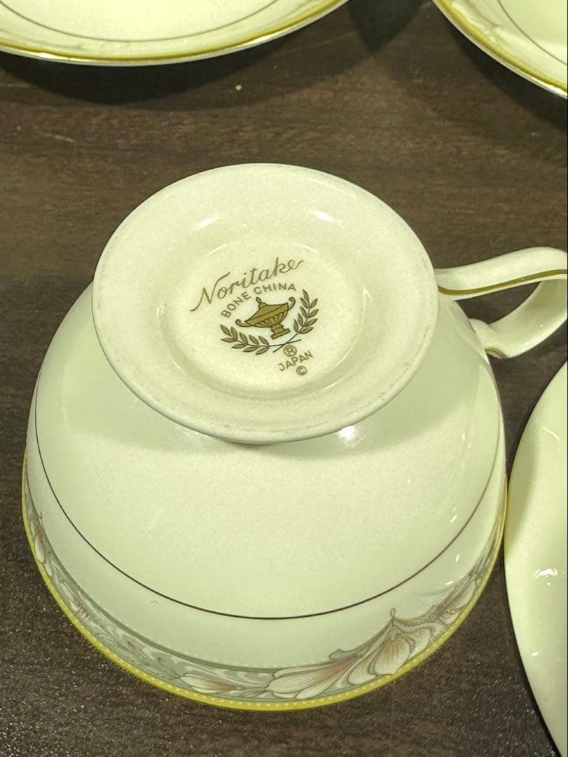 s2211 ノリタケ CHARLOTTE シャーロット ティーセット