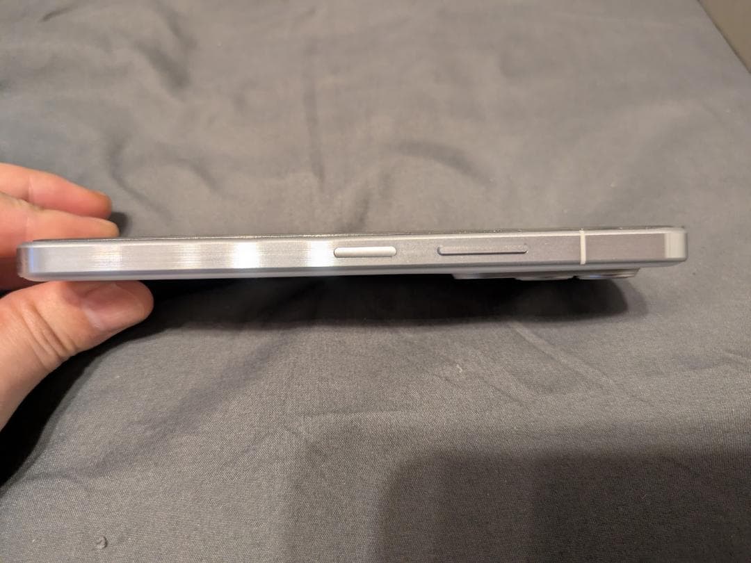 【美品】arrows Alpha ホワイト 12/512GB 充電11回