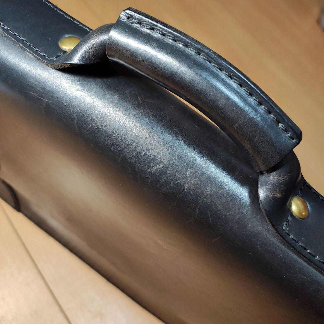 ヘルツ　herz　シンプルな顔立ちのブリーフケース(BC-1)