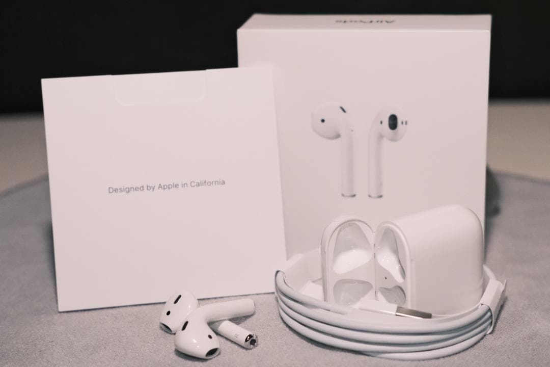 【美品】純正 Apple AirPods with Charging Case