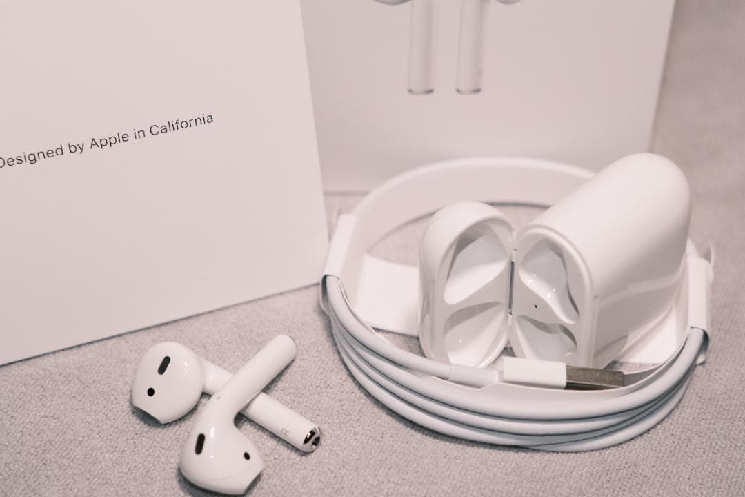 【美品】純正 Apple AirPods with Charging Case