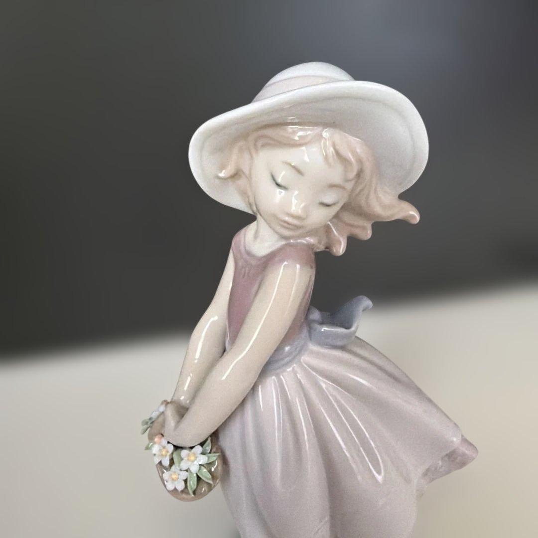 リヤドロ　LLADRO ユートピアコレクション 花の小径 8246