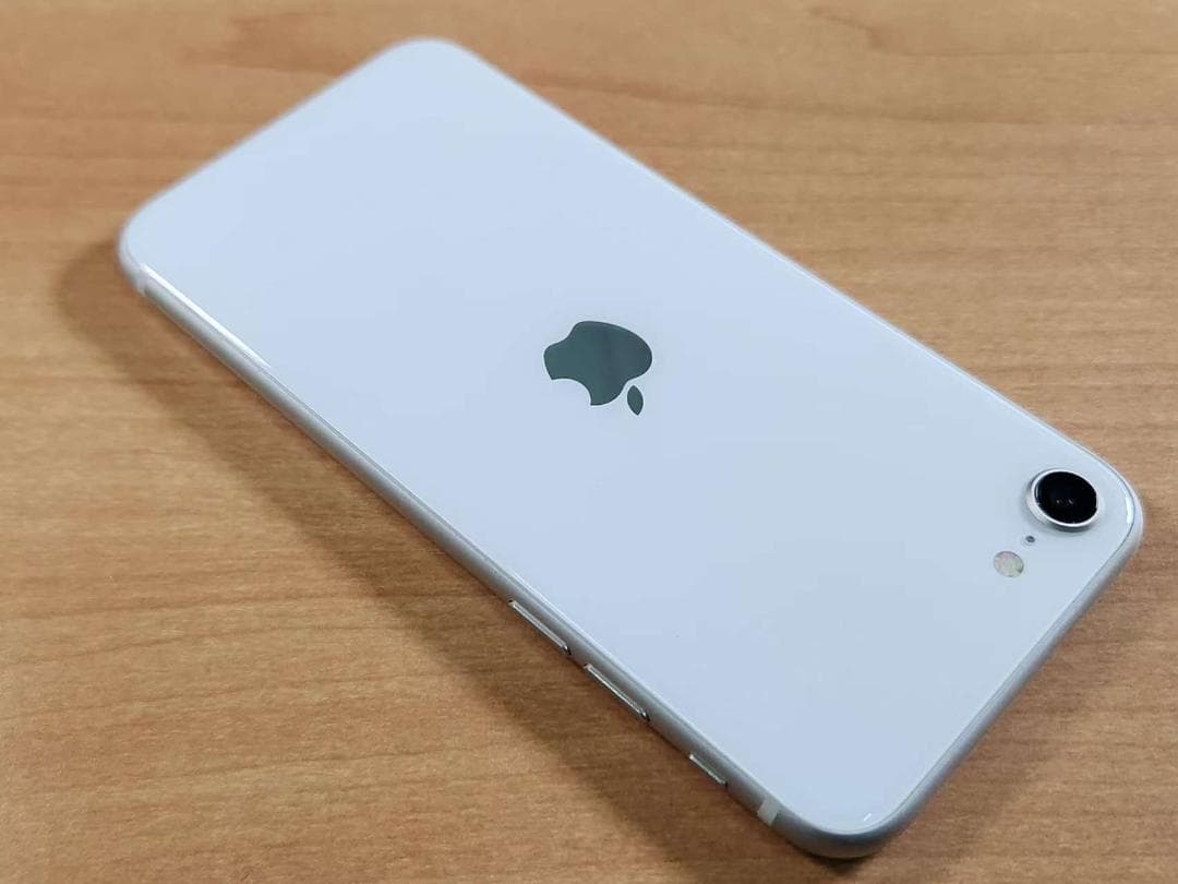 020900I iPhone SE A2782 64GB第3世代 最大容量82%