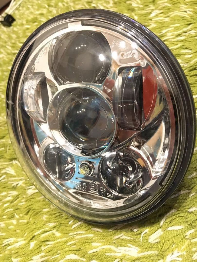 【ハーレー純正ヘッドライト】5-3/4インチ　LEDヘッドライト　デーメーカー