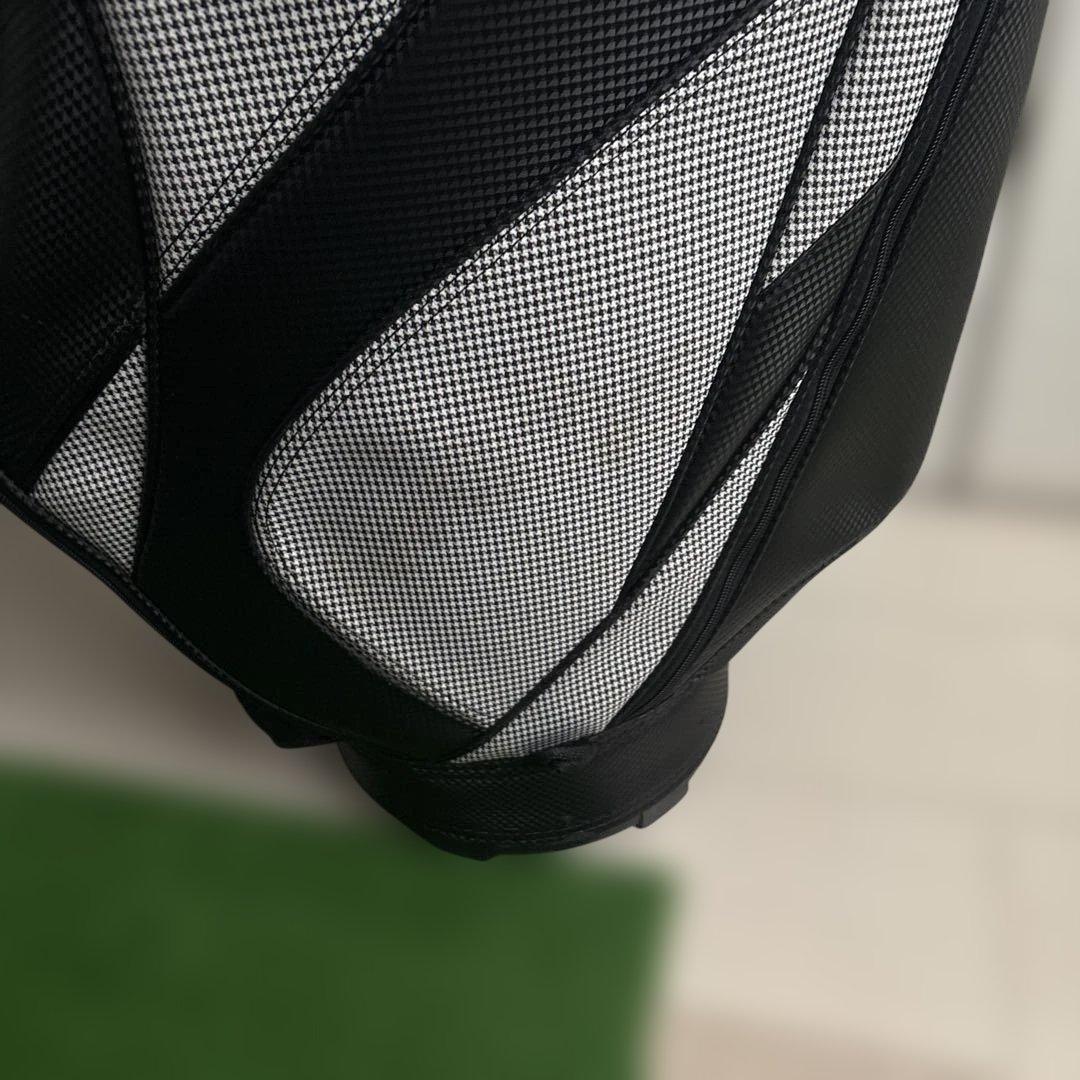 送料込み！XXIO ゴルフバッグ ブラック/シルバー