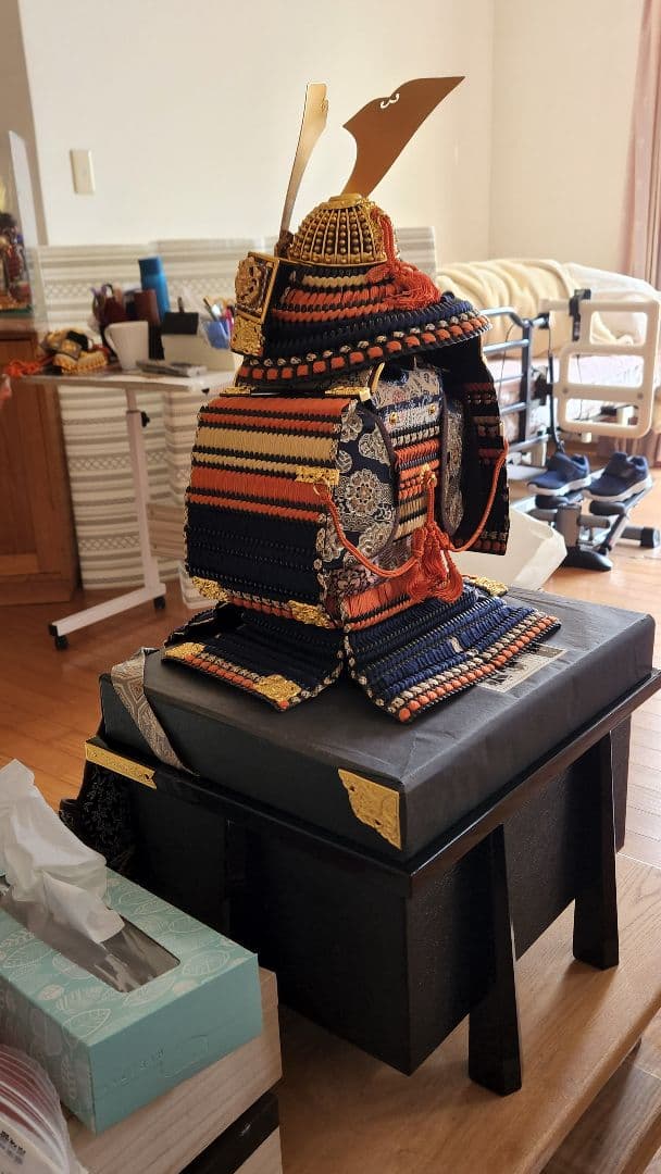 鈴甲子雄山の10号鎧、ジャンク扱いで出品。鍬形は24金張り。特別値引き