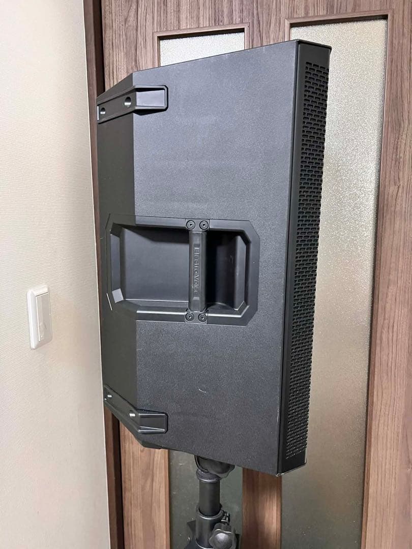 ElectroボイスZLX12Pパワードスピーカー中古品マイクとスタンド付き