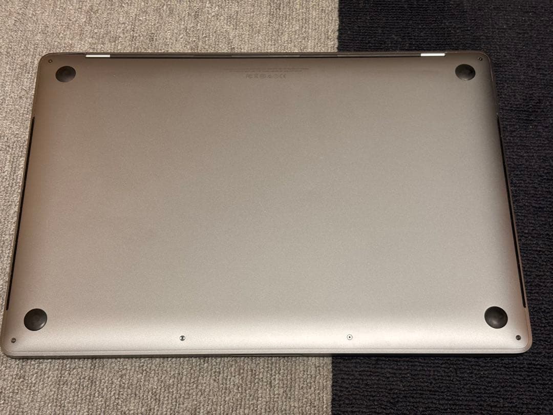 2017 Apple MacBook Pro 15インチ (メモリ16GB)