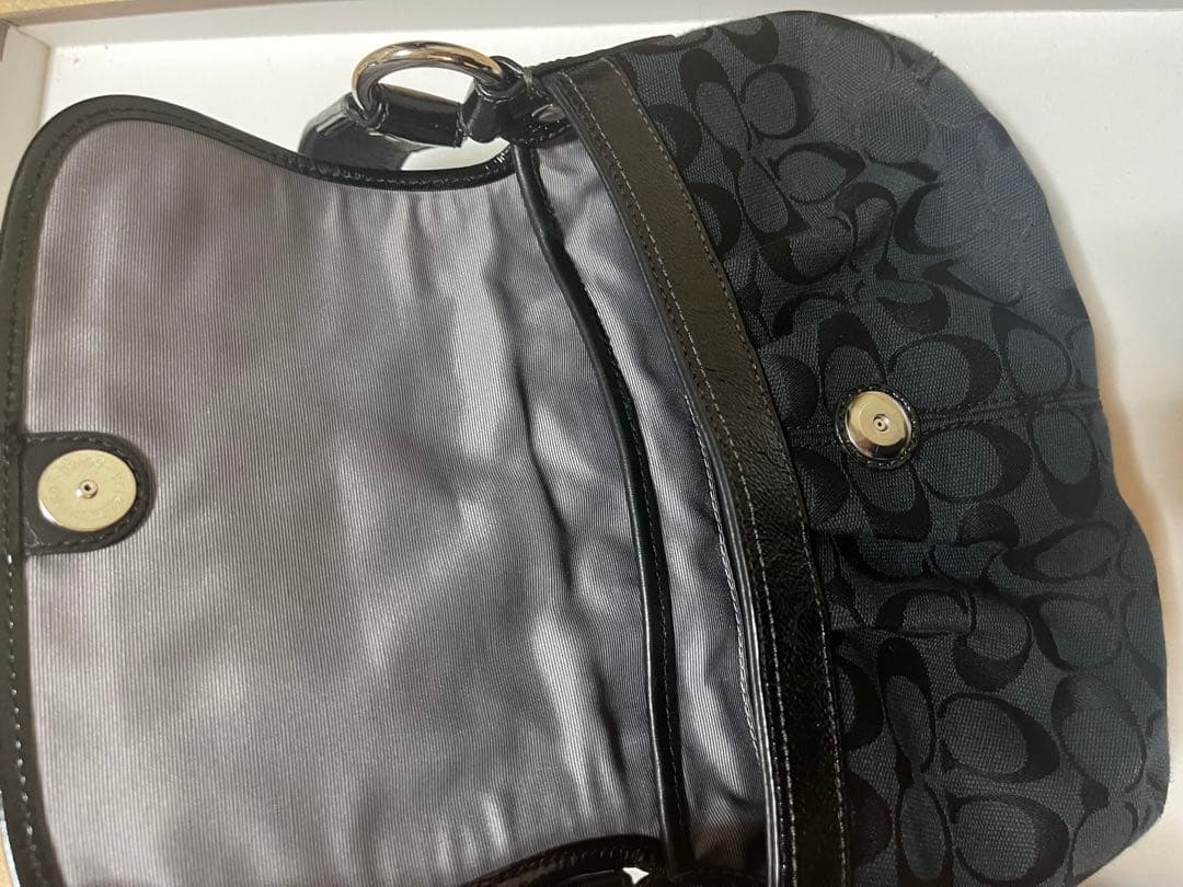 COACH コーチF13738 シグネチャーショルダーバック　ベタ付き