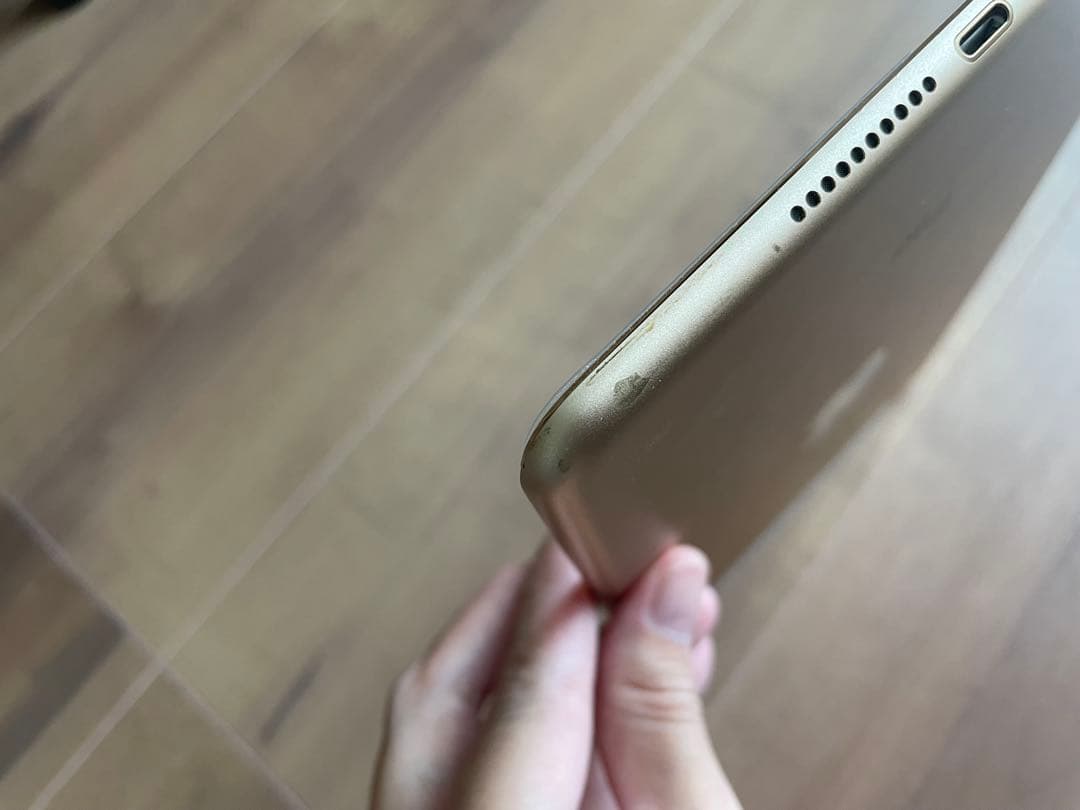 ipad mini 第4世代　セルラーモデル