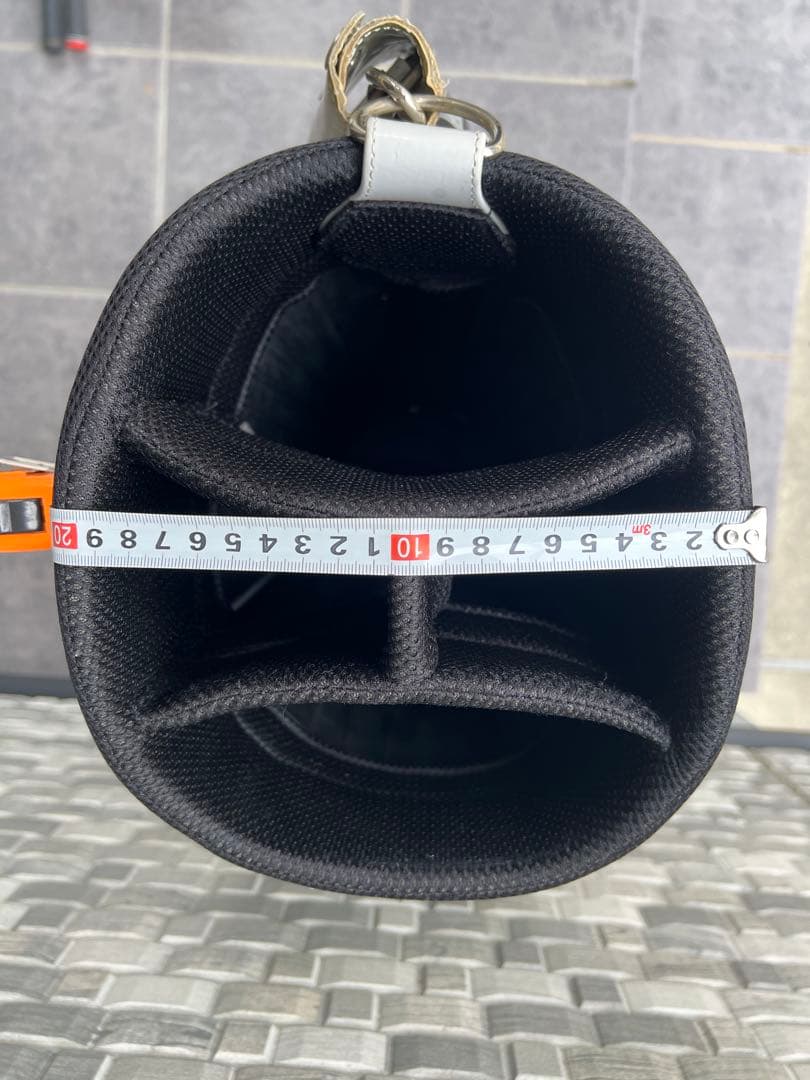 TaylorMade ホワイトキャディバッグ