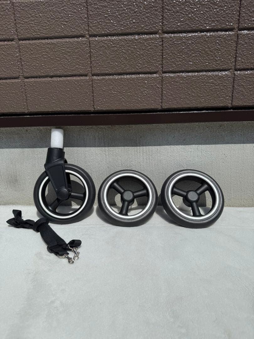 ①【美品】コンビ コムペット ルルテイル キャリー マウナロアブラック カート