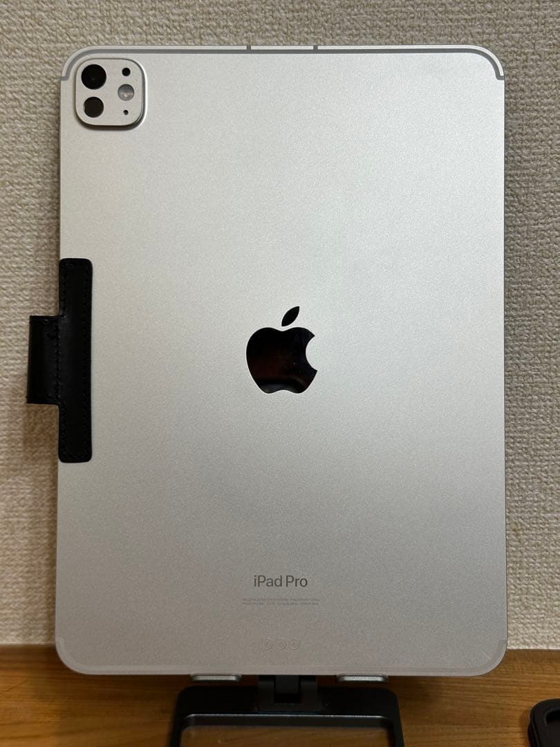 iPad Pro 11インチ　M4 1T セルラー　Magic keyboard