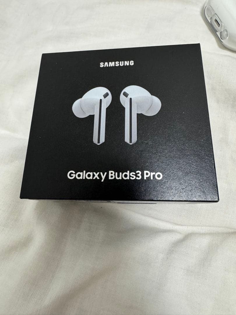 Samsung Galaxy Buds3 Pro ホワイト ケース付き