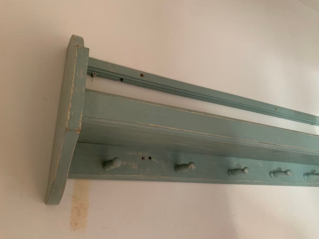 イギリスアンティーク木製壁掛けシェルフ　 お好きなカラーに塗ってシックにも！