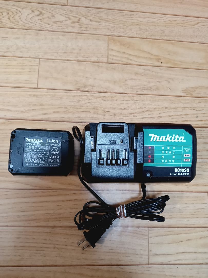 マキタ 充電式クリーナー MCL143D 14.4V　バッテリー、充電器付