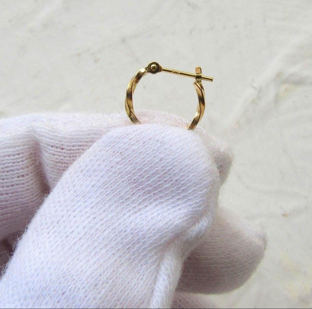 K18 フープピアス　ツイスト　ピアス　フープ　18K　18KYG　刻印