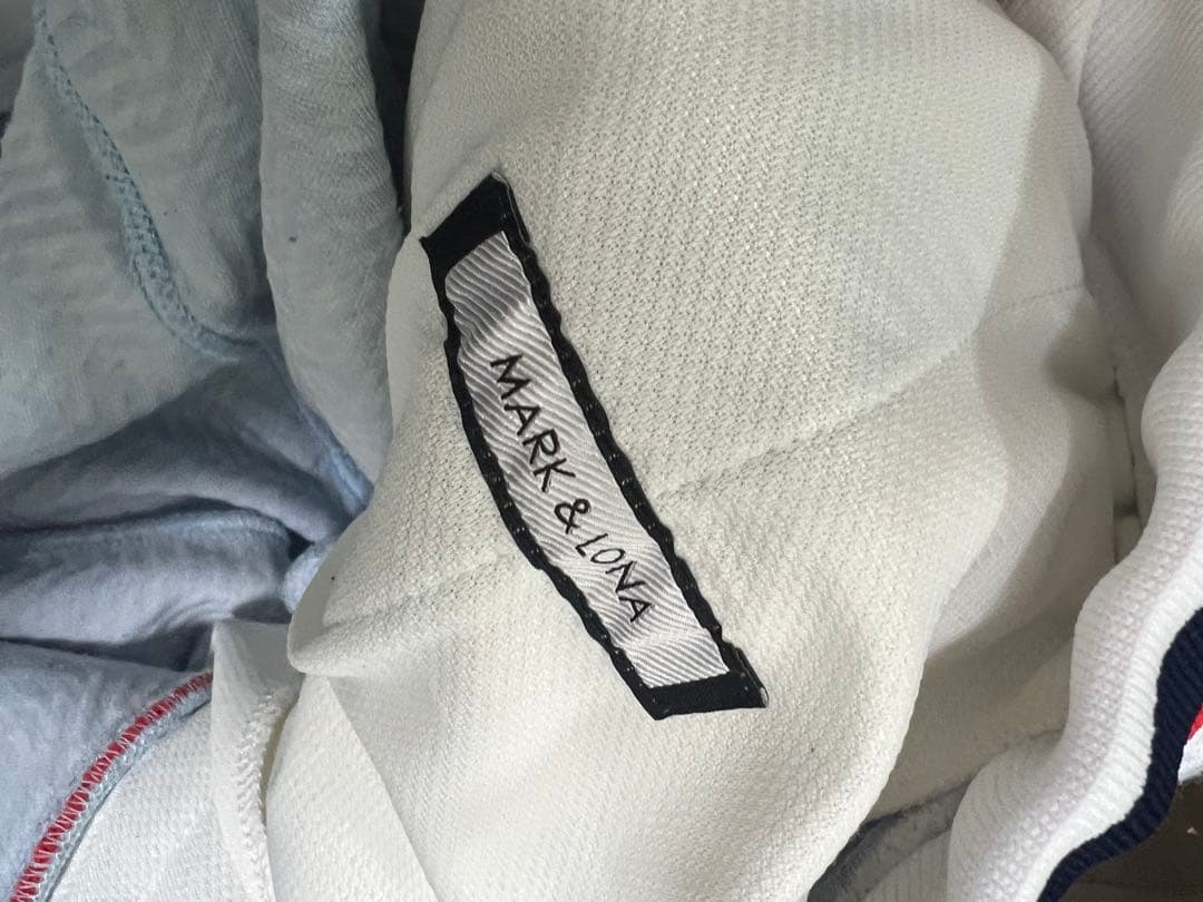 マークアンドロナ　まとめ買いならお安くできます。