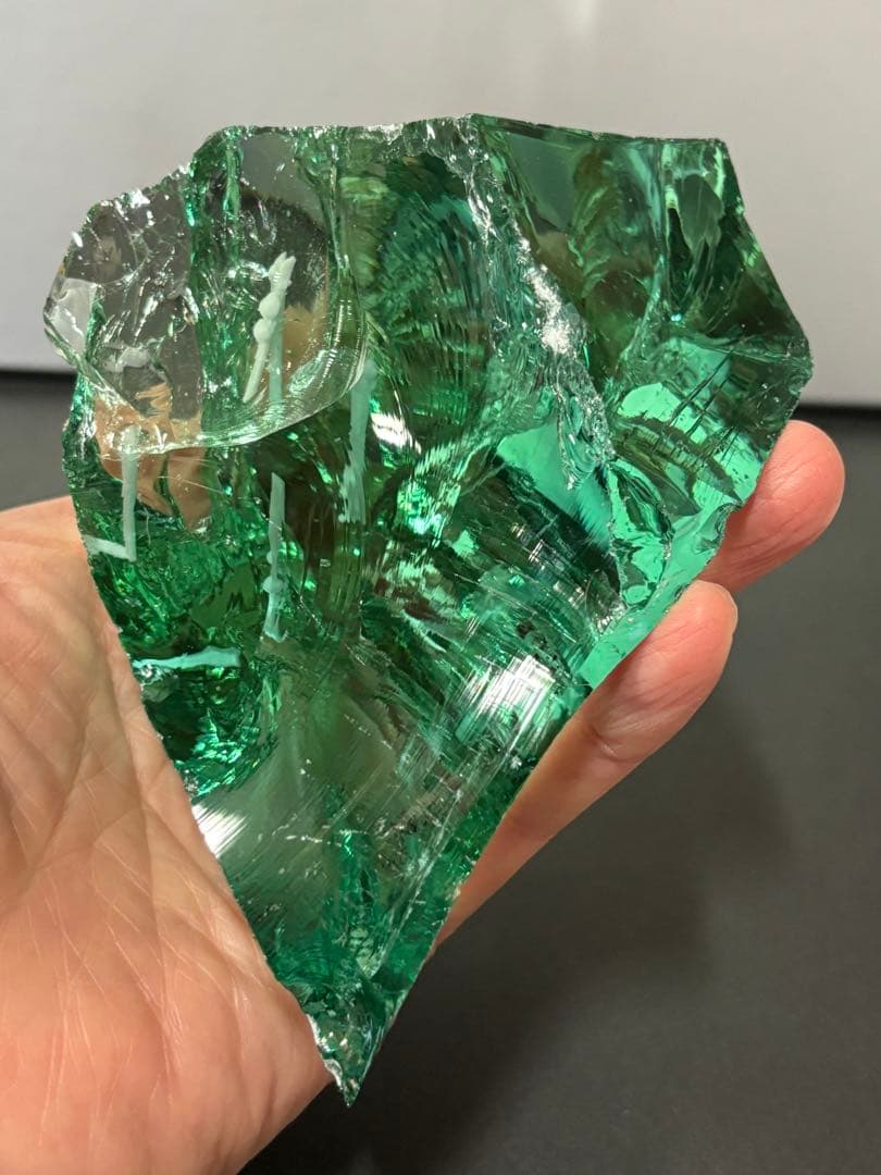 アンダラクリスタル　火山ガラス　411g エメラルドグリーン　クリストバライト入