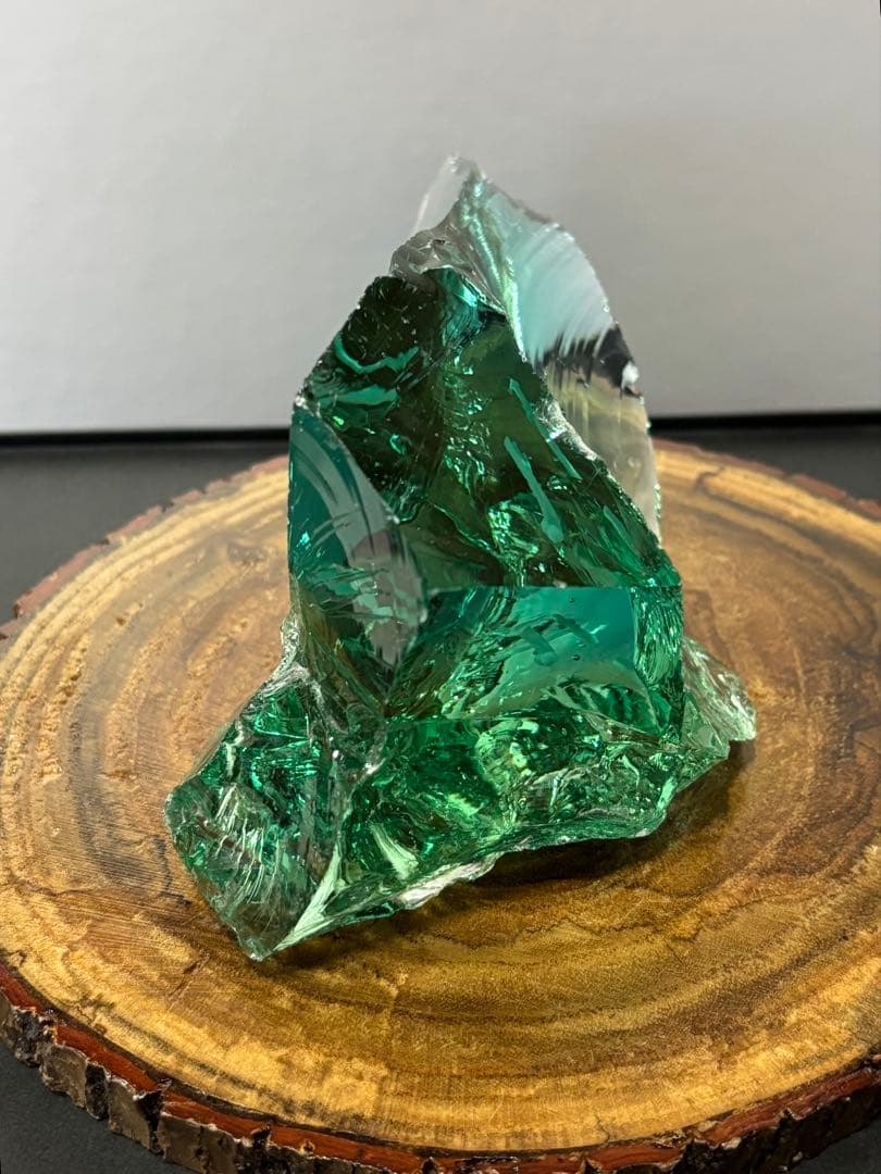 アンダラクリスタル　火山ガラス　411g エメラルドグリーン　クリストバライト入