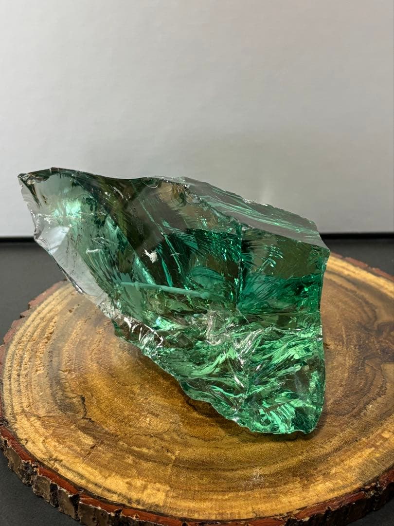 アンダラクリスタル　火山ガラス　411g エメラルドグリーン　クリストバライト入