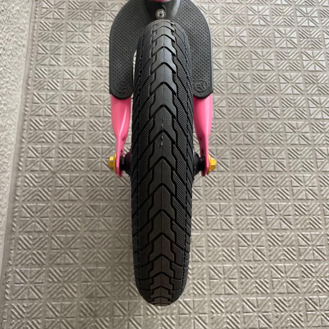 STRIDER SPORT　12インチ　ピンク　バランスバイク　ランバイク