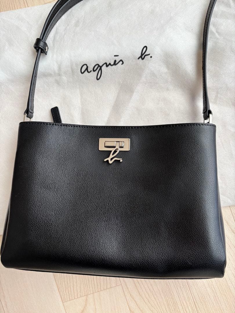 agnès b. ブラックレザーショルダーバッグ　ターンロック　ロゴ金具　美品