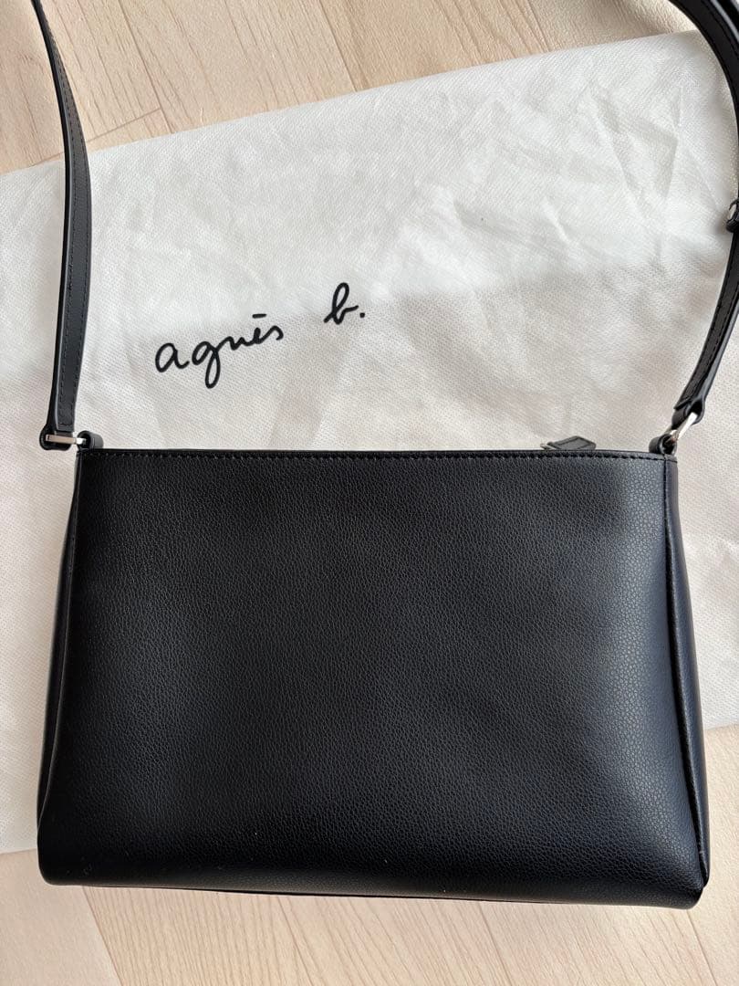 agnès b. ブラックレザーショルダーバッグ　ターンロック　ロゴ金具　美品