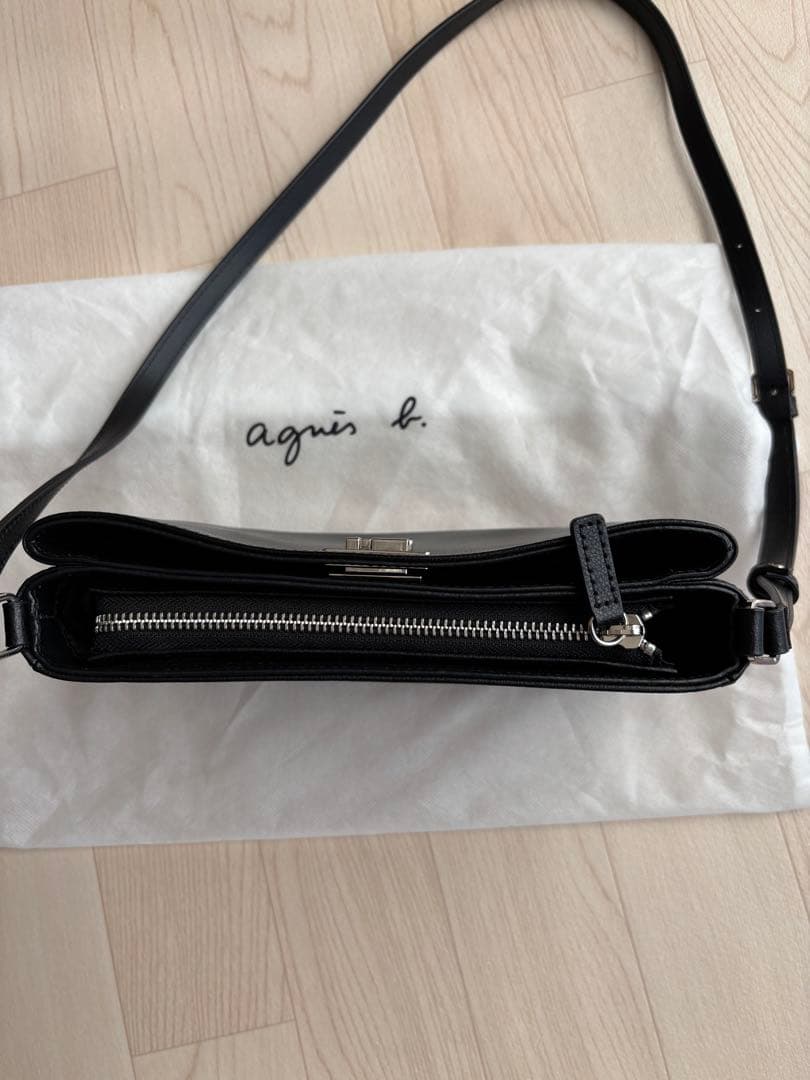 agnès b. ブラックレザーショルダーバッグ　ターンロック　ロゴ金具　美品