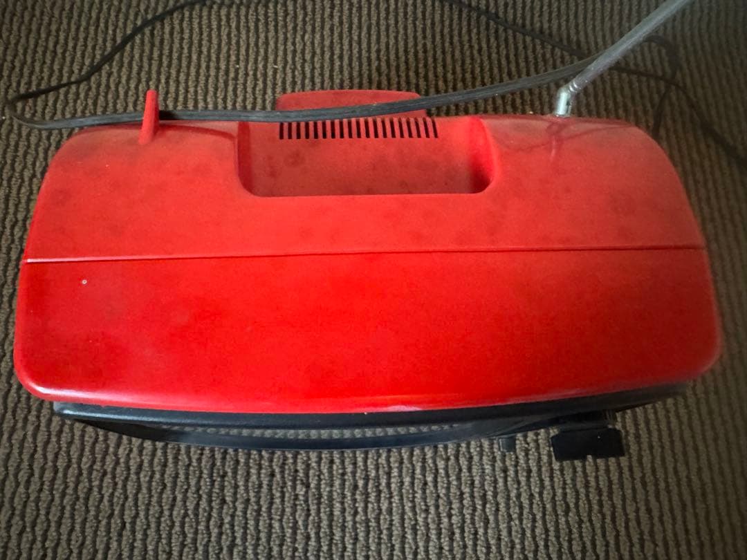 赤いブラウン管テレビ 10P-K16