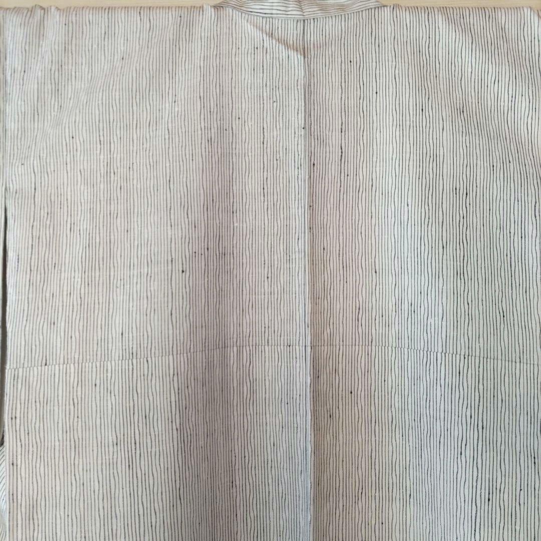 米沢新田正絹紬着物　よろけ縞紬着物　手引き真綿紬