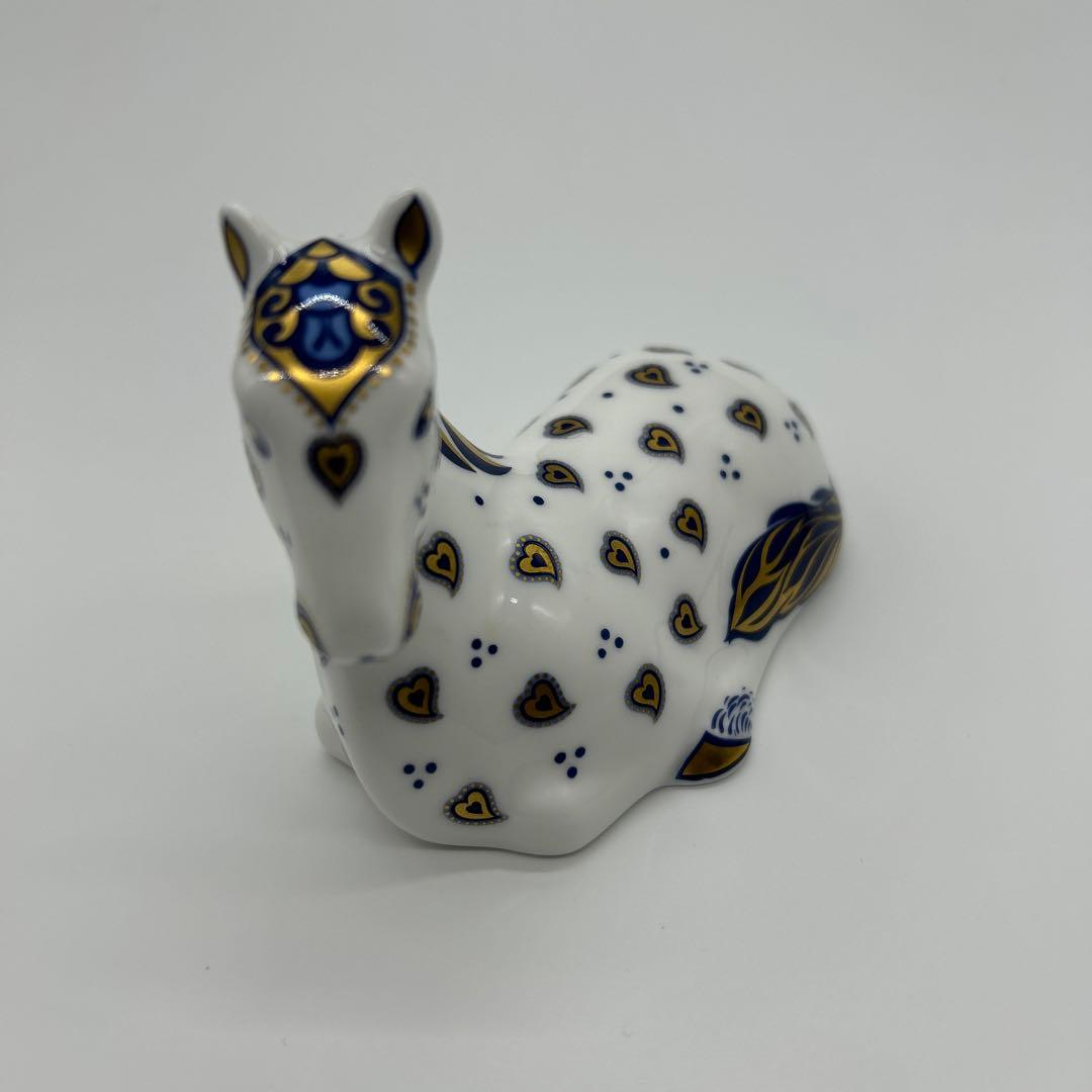 ハート模様の馬(2025年干支)磁器置物