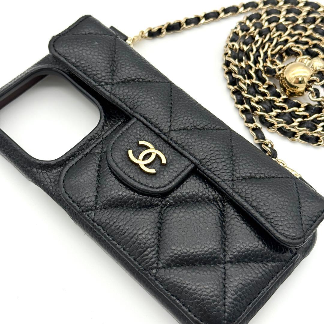 美品 CHANEL キャビアスキン iPhone 15 Pro ケース チェーン