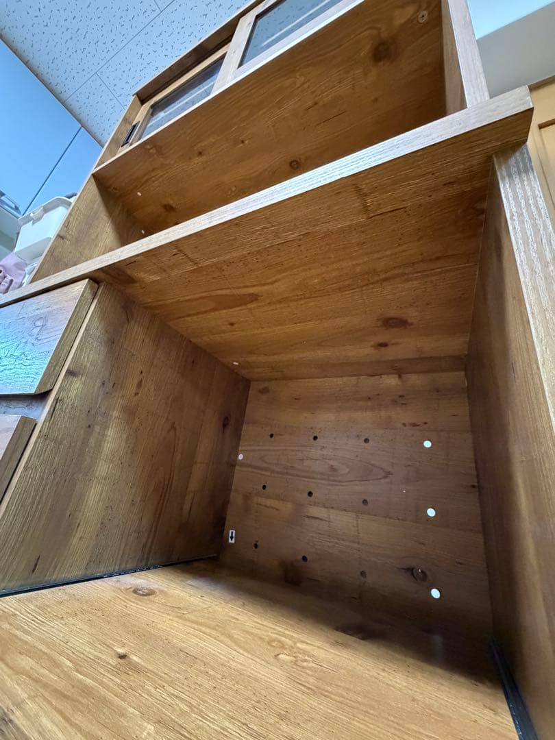 最終お値下げ　食器棚 ガラス扉付き 木目調キッチンボード