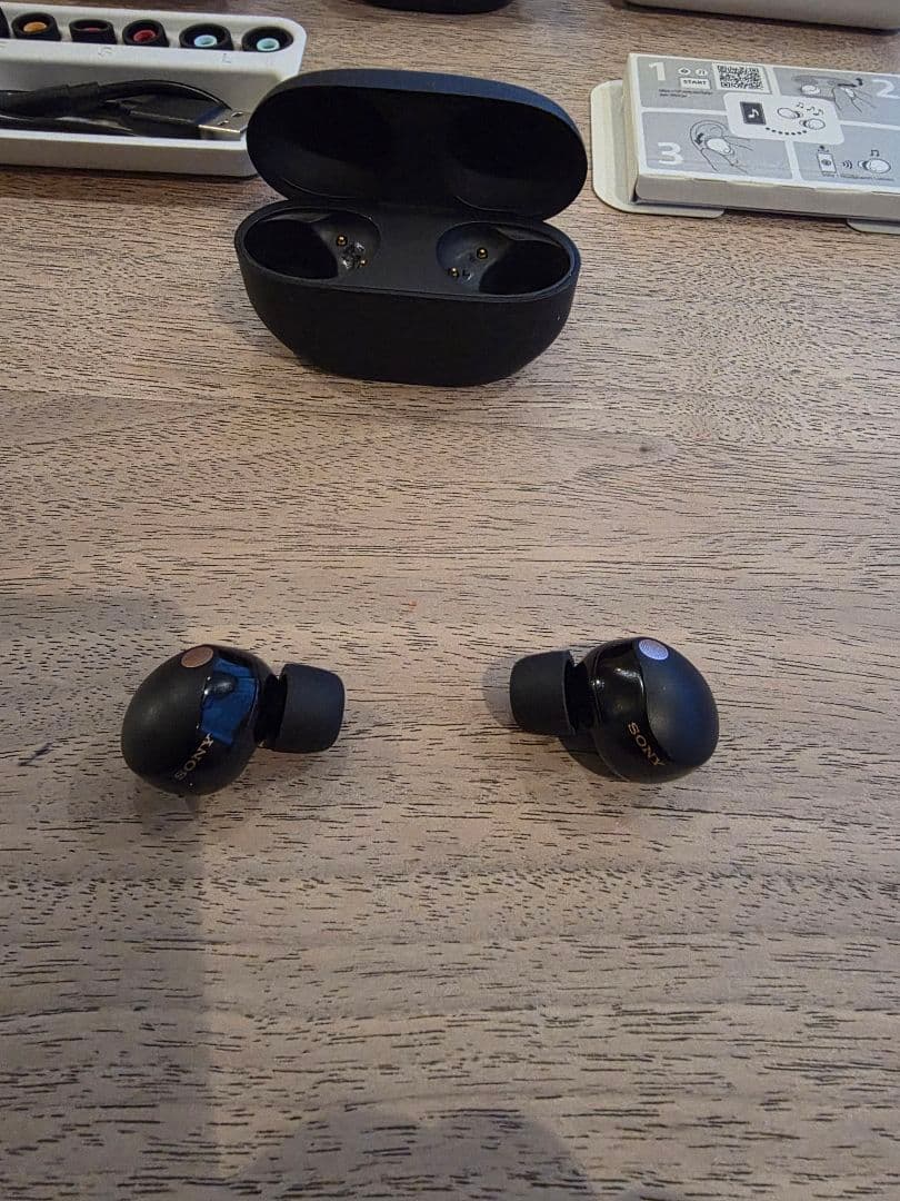 SONY ワイヤレスイヤフォン　WF-1000XM5ブラック美品シリコンカバー付