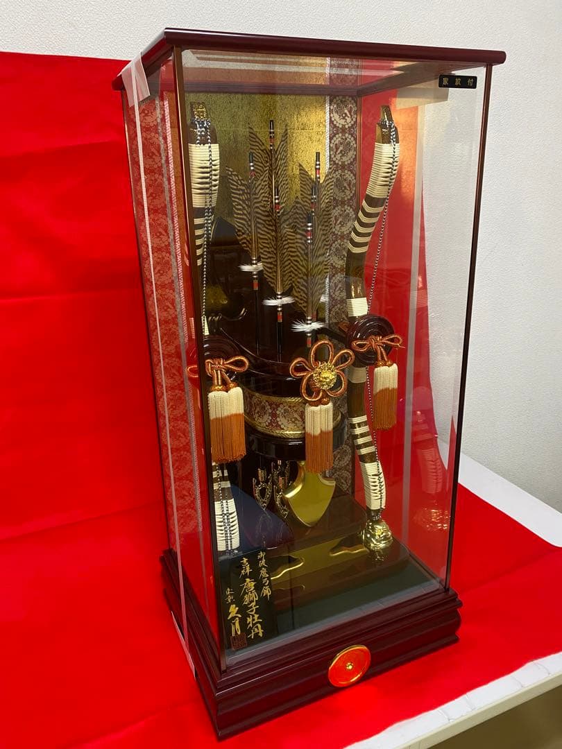 東京久月　家紋と名入付破魔弓・吉祥シリーズ・間口約３８×奥行約３０×高さ約７９㎝