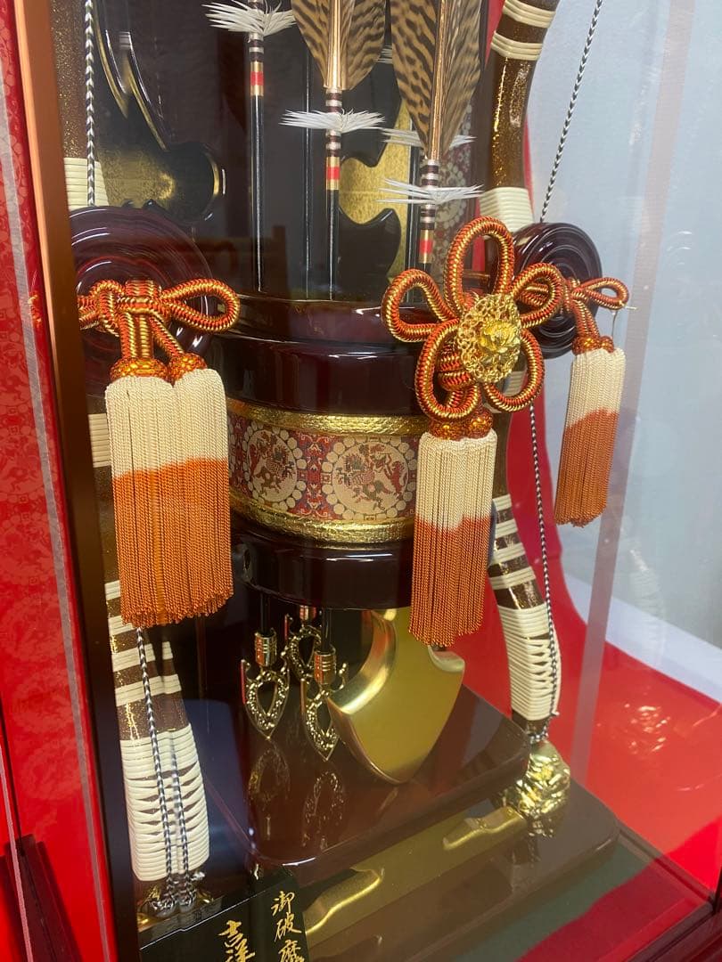 東京久月　家紋と名入付破魔弓・吉祥シリーズ・間口約３８×奥行約３０×高さ約７９㎝