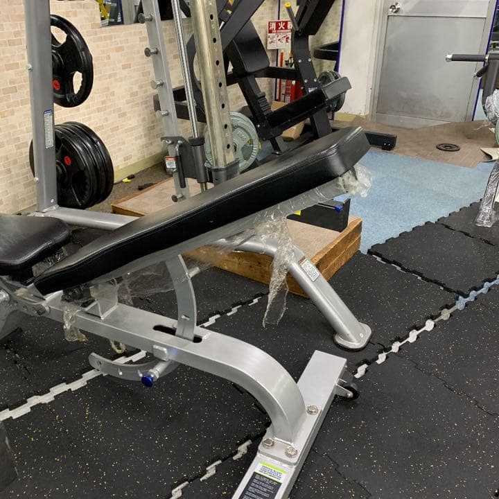 アジャストベンチ