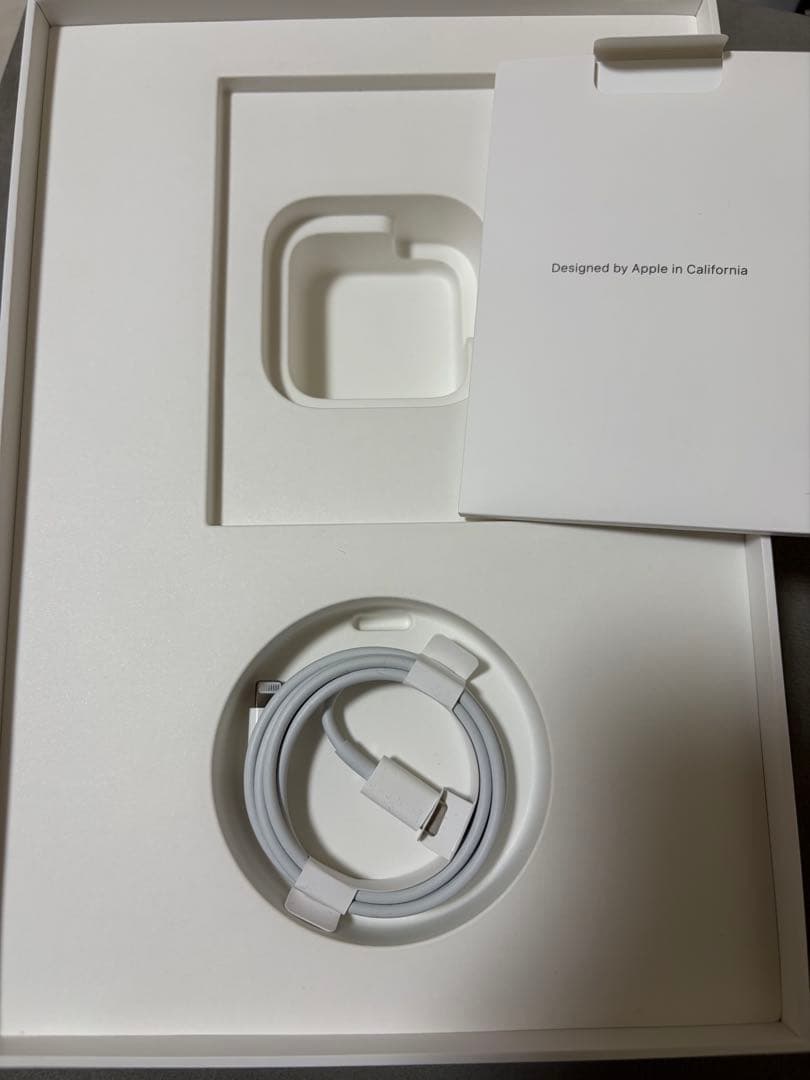 iPad 第7世代 32GB 本体　箱あり フィルム付き