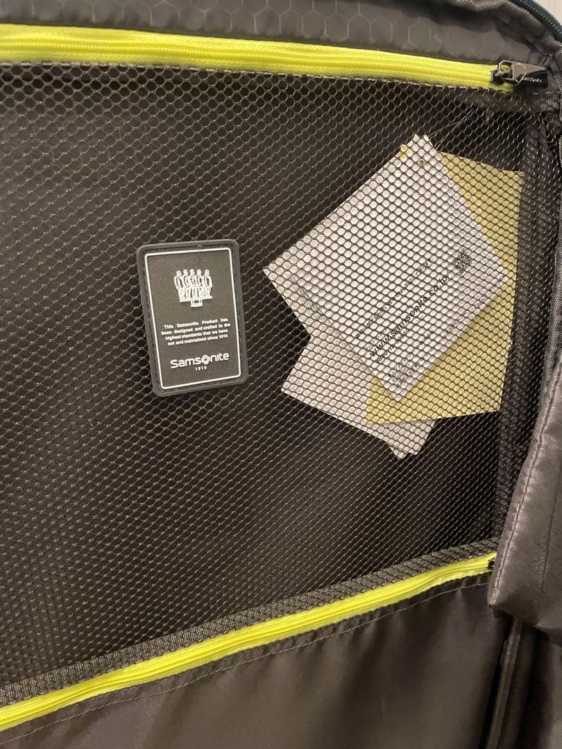 新品未使用Samsonite スーツケース ストラリウム ダークグリーン　Lサイ