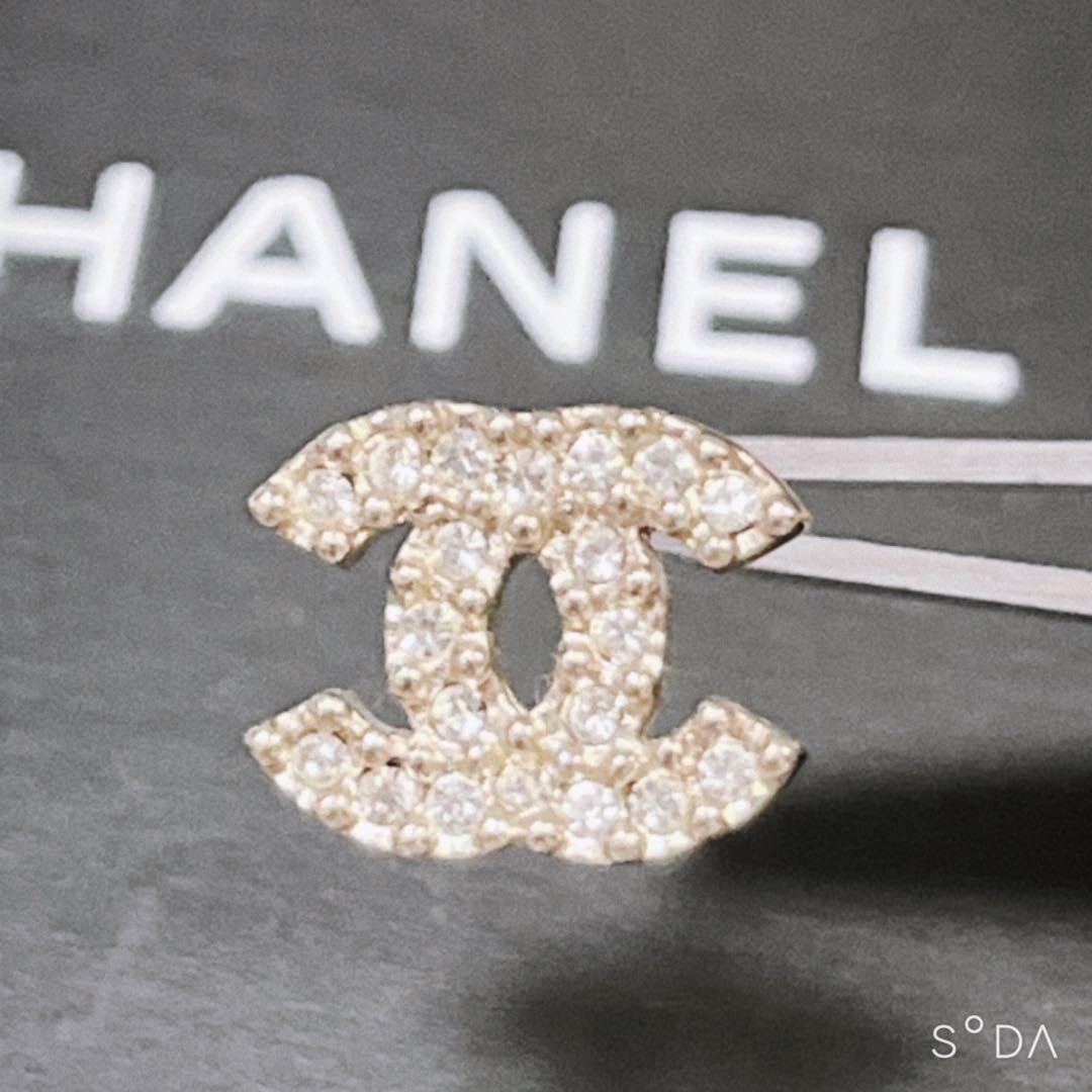 シャネル　ロゴピアス　片耳
