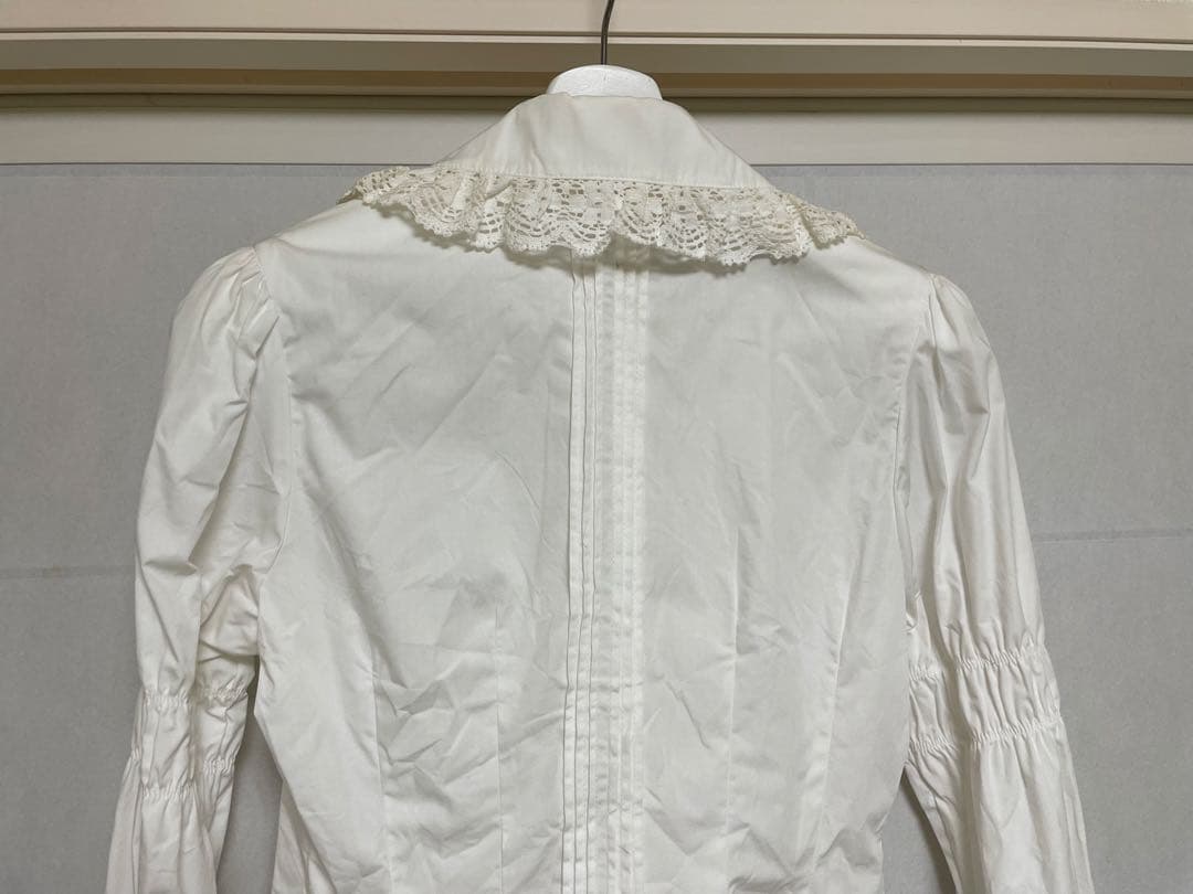 BABY, THE STARS SHINE BRIGHT 長袖ブラウス 白