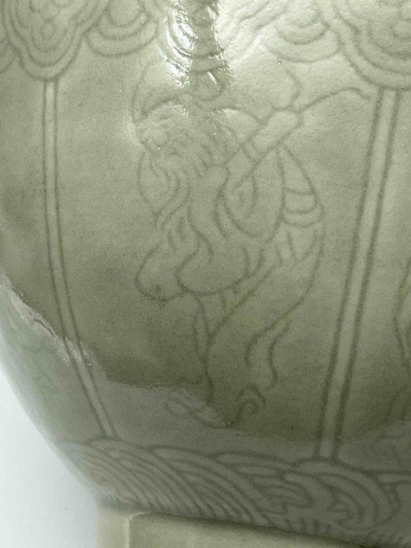 清雍正時代　青磁暗刻花卉輪花大鉢　【旧家蔵出し】 希少貴重 景徳鎮(B-76)