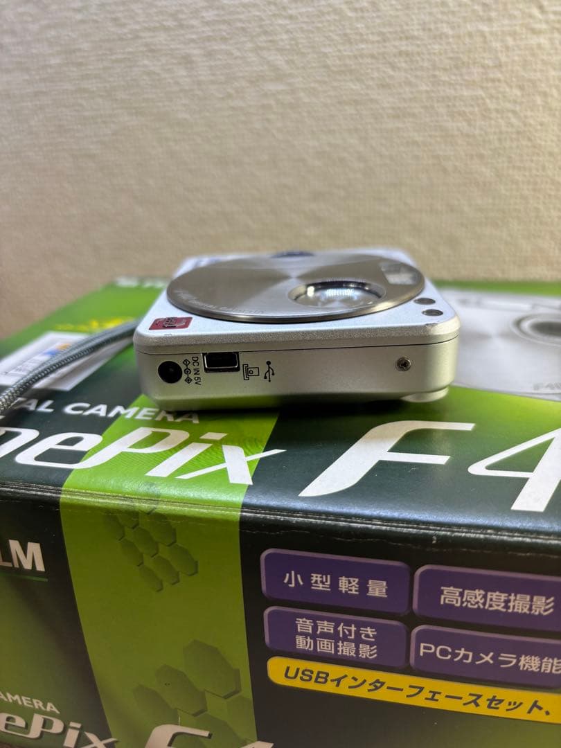 FUJIFILM FINEPIX F402 デジカメ 富士フィルム