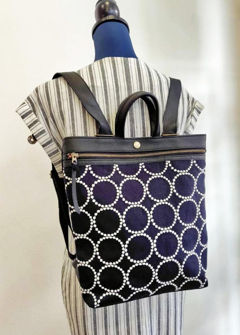 【やま様】/2025tambourineタンバリンネイビー×白/牛革A4トー