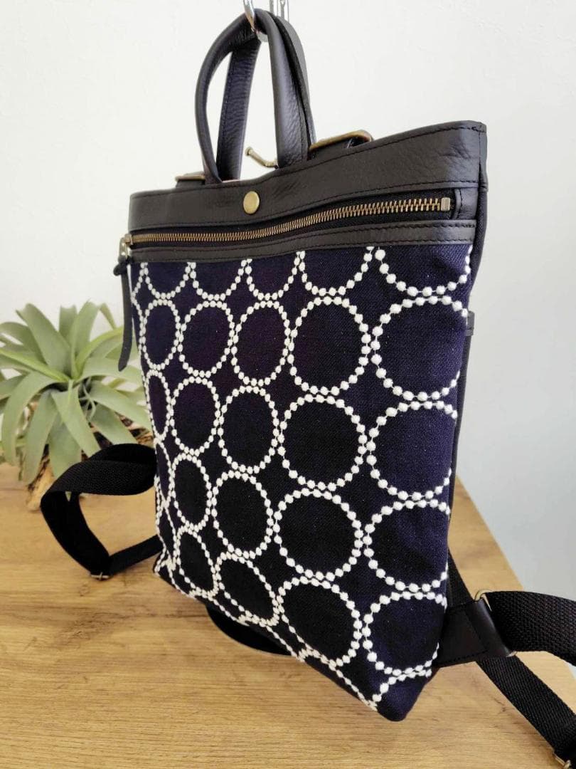 【やま様】/2025tambourineタンバリンネイビー×白/牛革A4トー